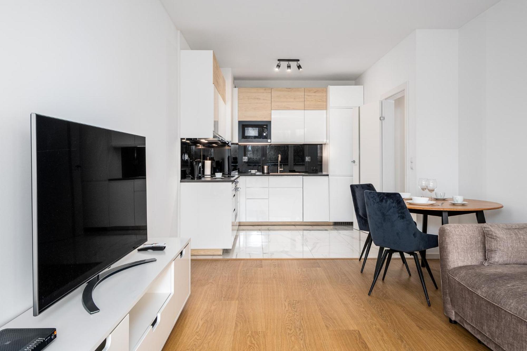 D&K Apart 1 Sierpnia 32A Apartment Warsaw Exterior photo